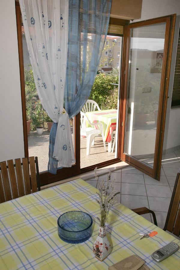 Appartement House Peri à Trogir Extérieur photo